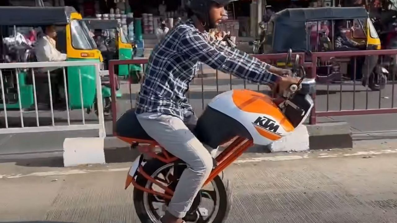 एक टायर की KTM बाइक