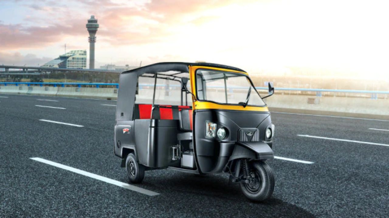 Three wheeler व्हीकल्स